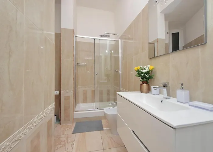 Apartament Interno 5 Elegante Residenza Per 10 Pax Vicina A Colosseo E Santa Maria Maggiore Rzym