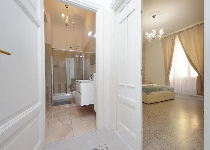 Apartament Interno 5 Elegante Residenza Per 10 Pax Vicina A Colosseo E Santa Maria Maggiore Rzym